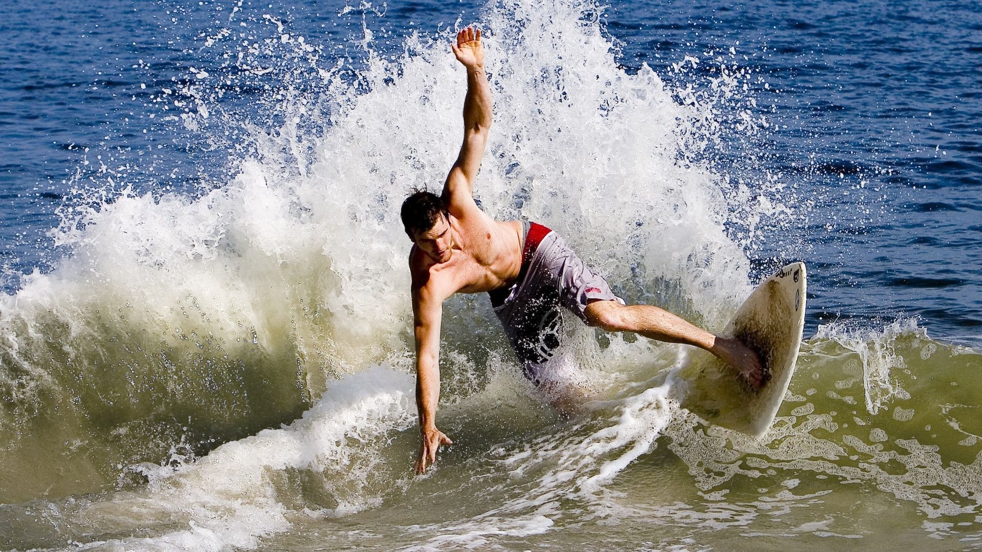 _冠军连续五年夺冠,打破多项纪录_,连夺五届世界冠军